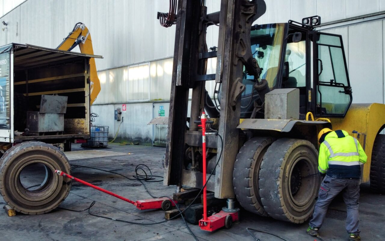 Gomme Piene per Carrelli Elevatori