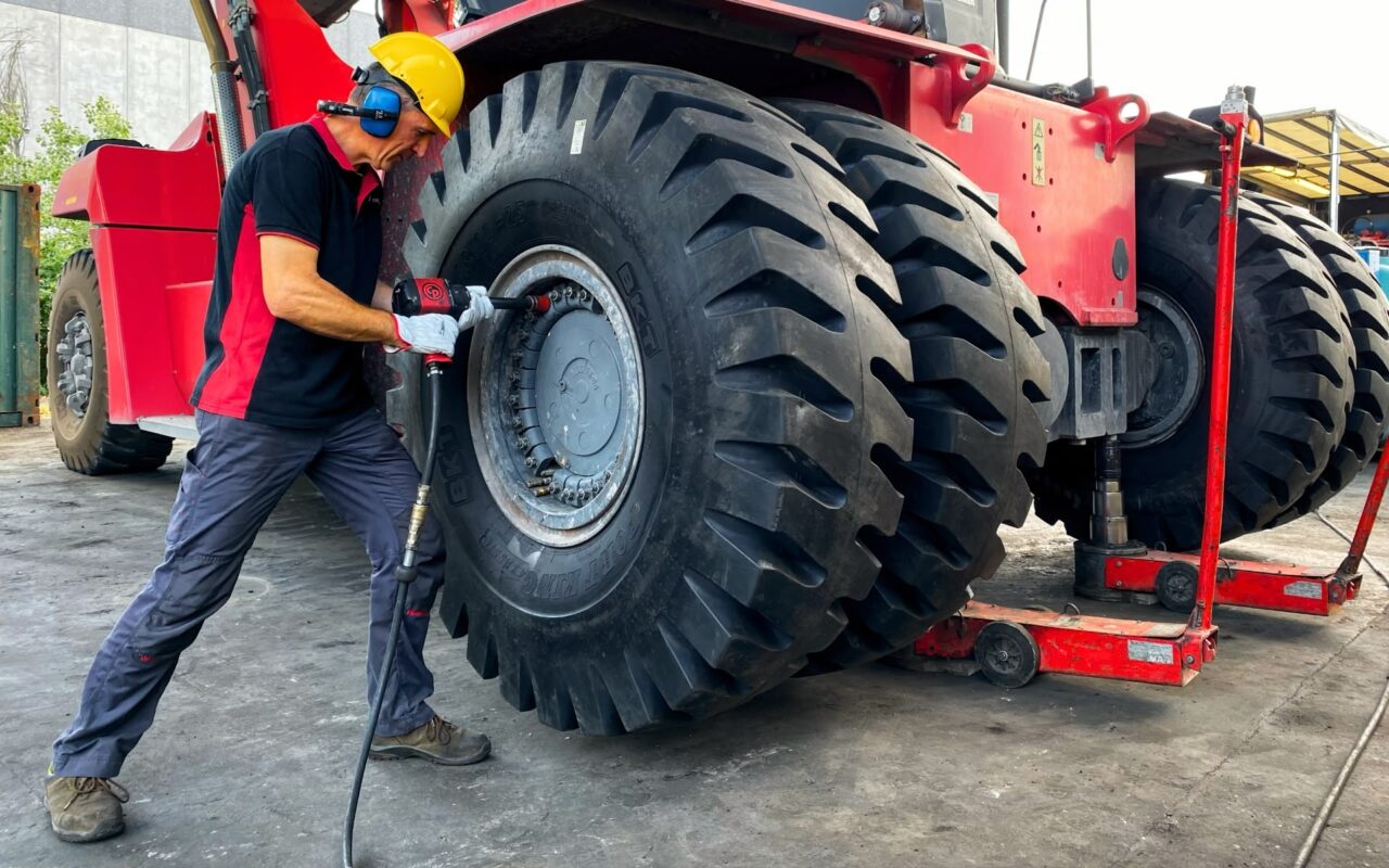 Pneumatici Industriali e Portuali